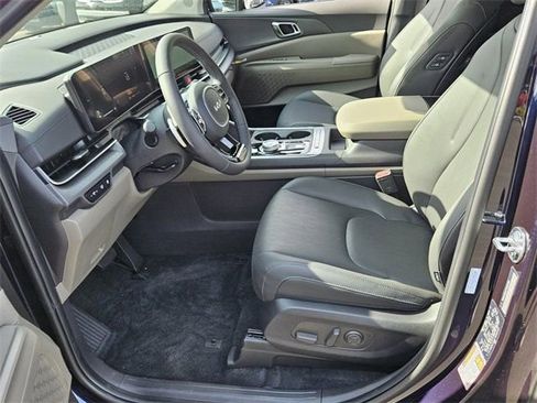 New 2026 Kia Carnival EX image 4