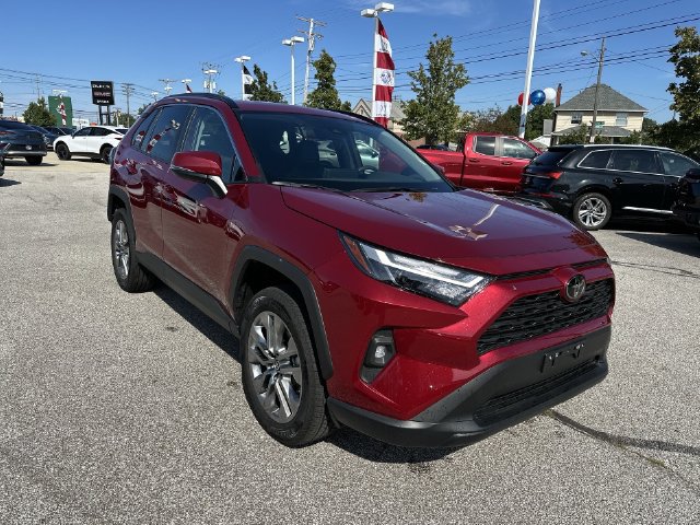 Used 2025 Toyota RAV4 XLE Premium AWD/4WD image 18