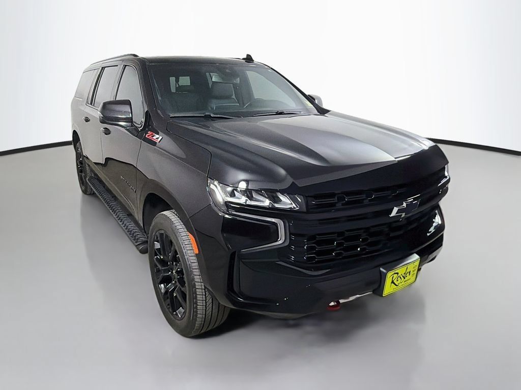 Used 2023 Chevrolet Suburban Z71 w/ Luxury Package AWD/4WD image 4