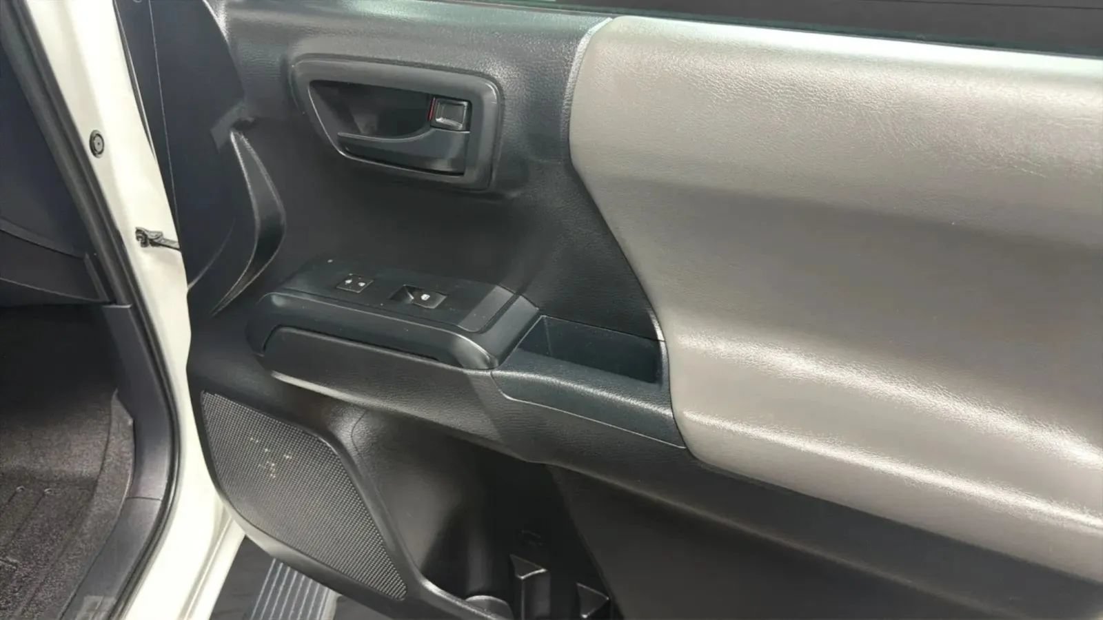 Used 2019 Toyota Tacoma SR RWD image 17