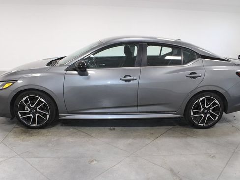 Used 2025 Nissan Sentra SR FWD image 6