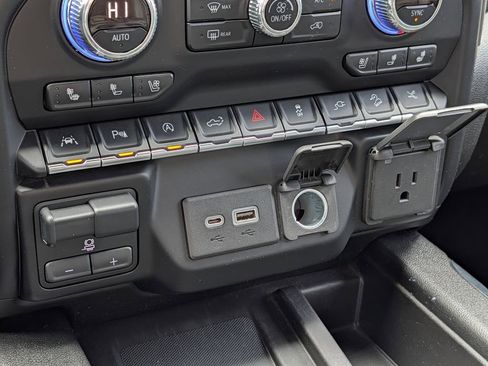 Used 2019 GMC Sierra 1500 Denali w/ Denali Ultimate Package AWD/4WD image 45