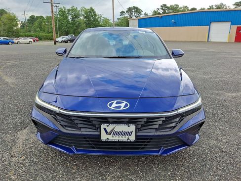 Used 2025 Hyundai Elantra SE FWD image 34