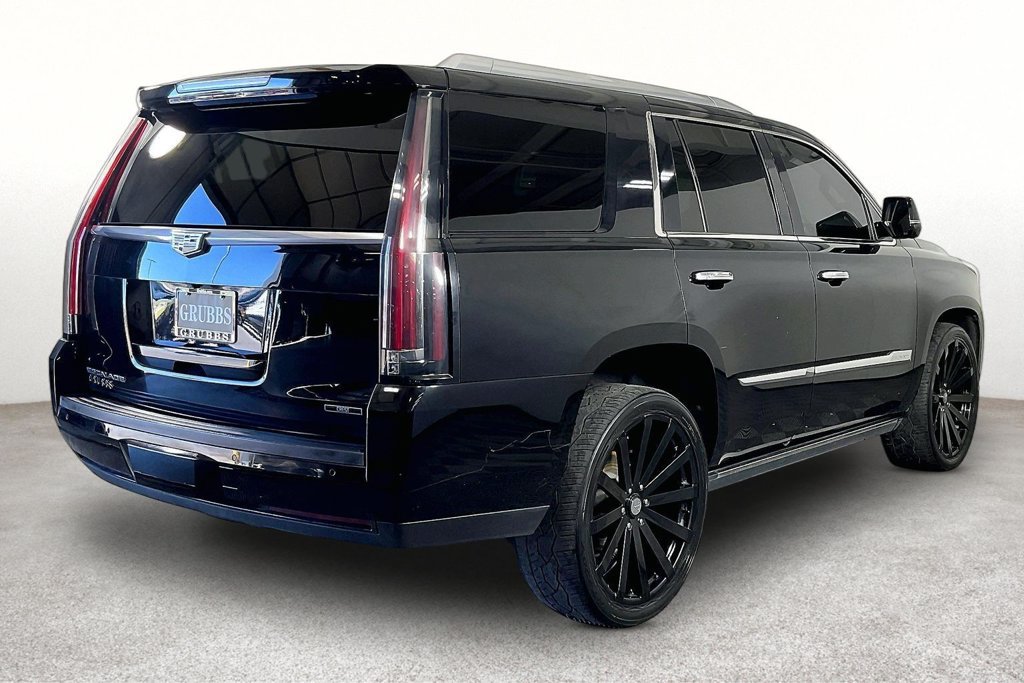 Used 2016 Cadillac Escalade Platinum AWD/4WD image 2