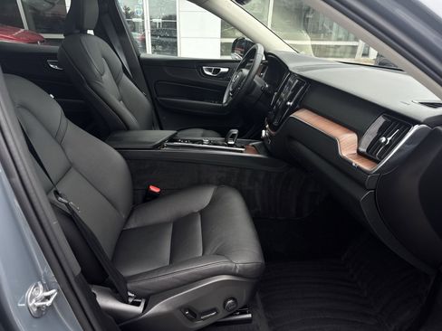 Used 2024 Volvo XC60 T8 Plus w/ Climate Package image 29