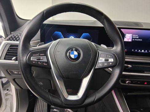 Used 2025 BMW X5 xDrive40i w/ Parking Assistance Package AWD/4WD image 11