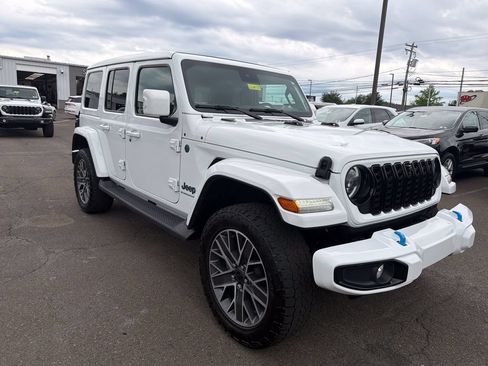 Used 2024 Jeep Wrangler High Altitude AWD/4WD image 7