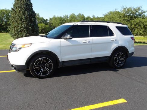 Used 2015 Ford Explorer Sport w/ Equipment Group 401A AWD/4WD image 11