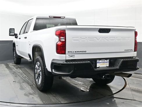 Used 2024 Chevrolet Silverado 2500 Custom w/ Custom Value Package image 6
