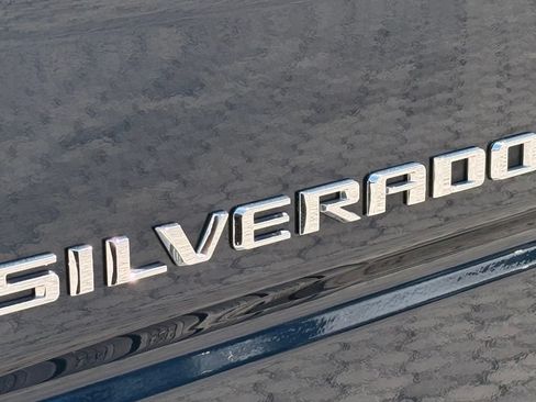 Used 2022 Chevrolet Silverado 1500 LT RWD image 19