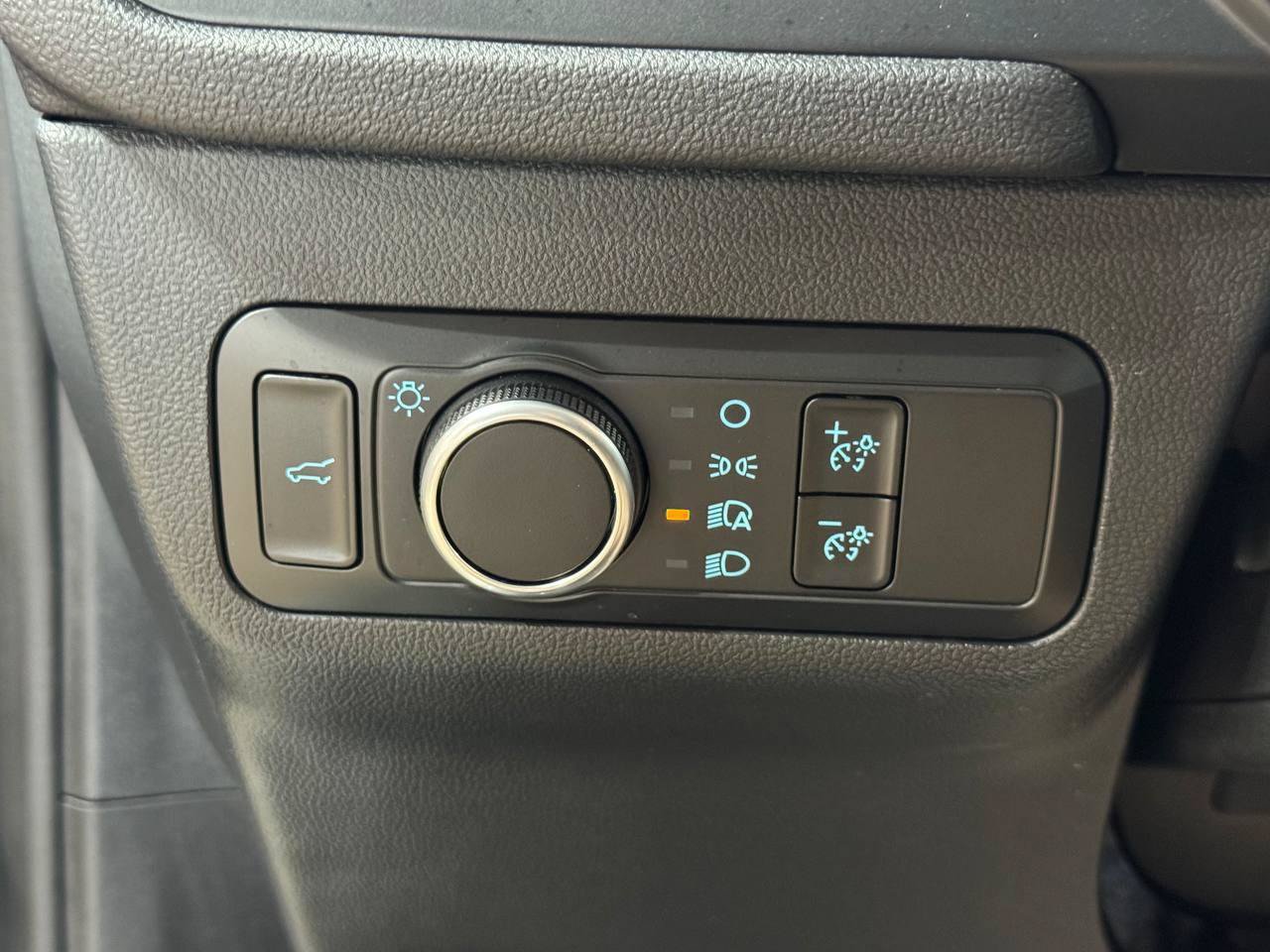 Used 2025 Ford Escape Active w/ Active Premium Tech Pack FWD image 19