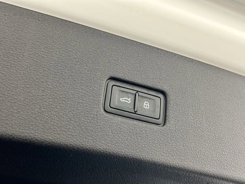 Used 2022 Audi SQ8 Prestige image 27