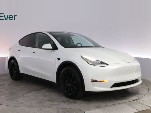 Used 2021 Tesla Model Y Long Range AWD/4WD image 13