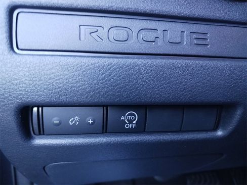 Used 2023 Nissan Rogue S image 34