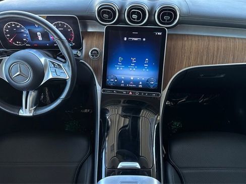 Used 2024 Mercedes-Benz GLC 300 image 16