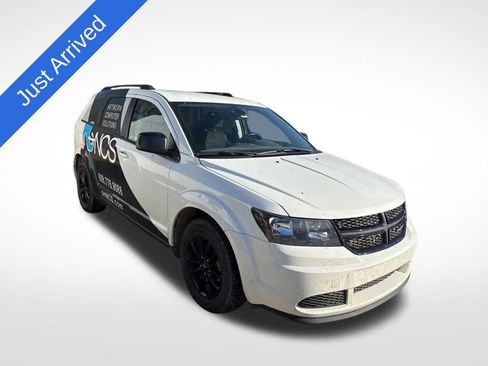 Used 2020 Dodge Journey SE w/ SE Popular Equipment Group image 3