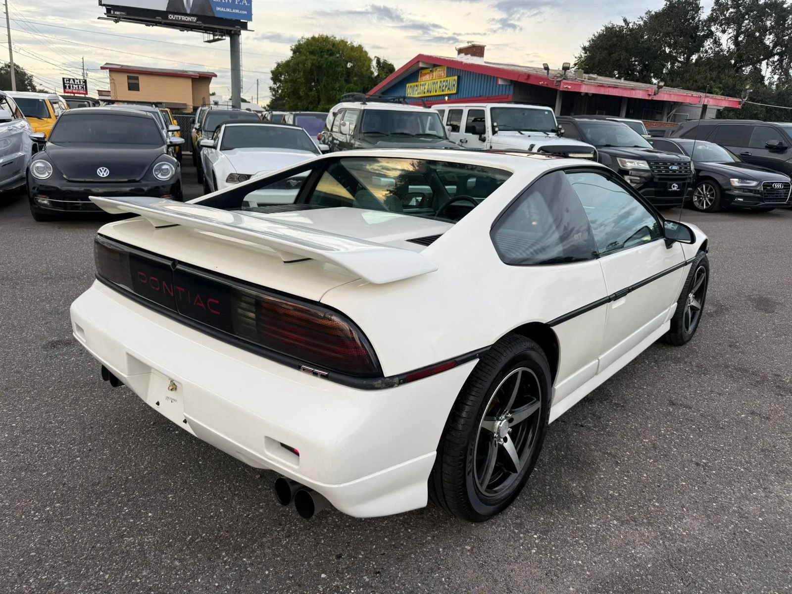 Used 1988 Pontiac Fiero GT RWD image 5