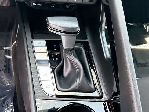Certified 2025 Hyundai Elantra SEL FWD image 16