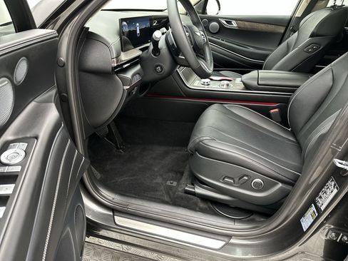 Certified 2026 Genesis GV80 2.5T Advanced AWD/4WD image 11