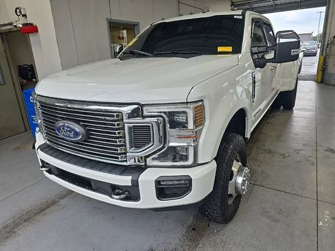Used 2022 Ford F350 Platinum w/ FX4 Off-Road Package AWD/4WD image 2