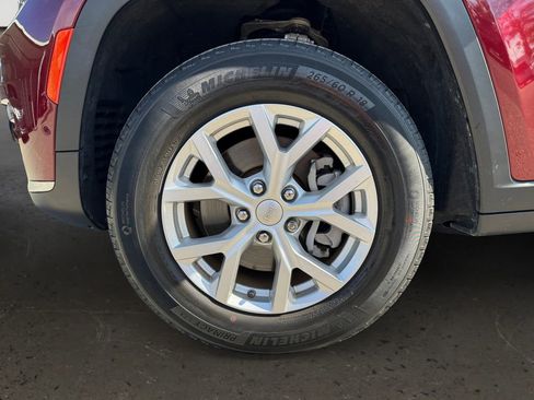 Used 2023 Jeep Grand Cherokee L Limited w/ Luxury Tech Group II image 10