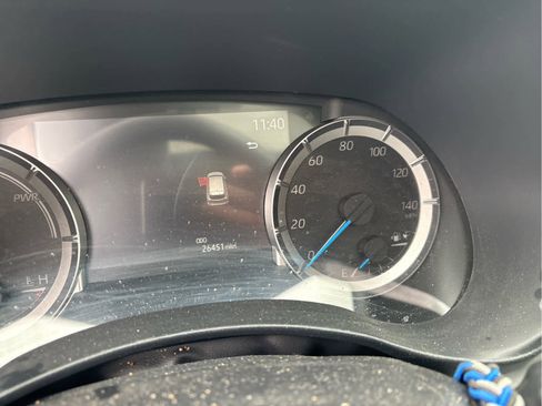 Used 2024 Toyota Highlander XLE image 7