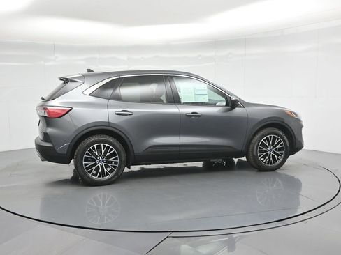 Used 2021 Ford Escape SE image 27