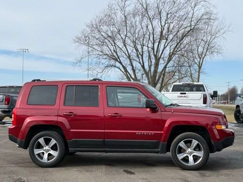 Used 2017 Jeep Patriot High Altitude image 34