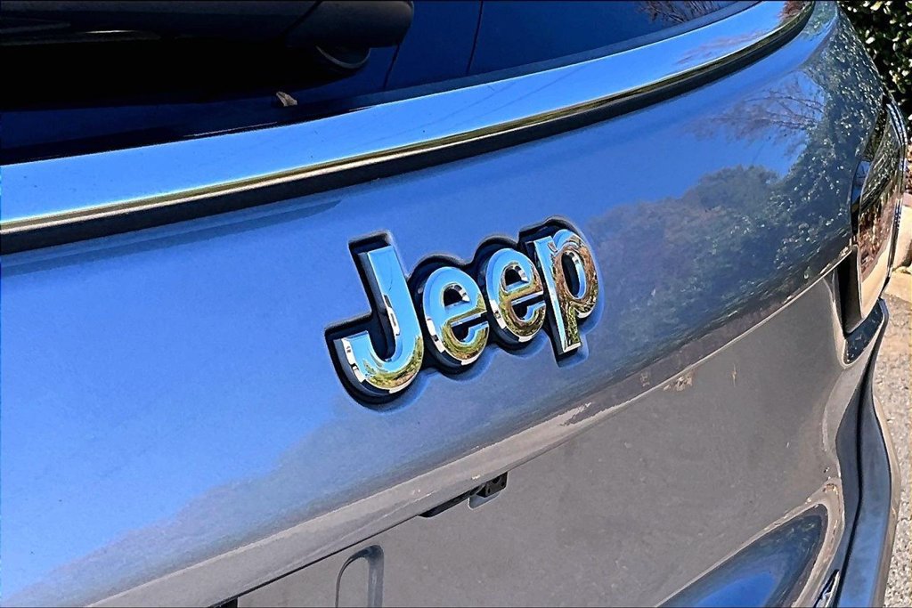 Used 2023 Jeep Compass Latitude AWD/4WD image 24