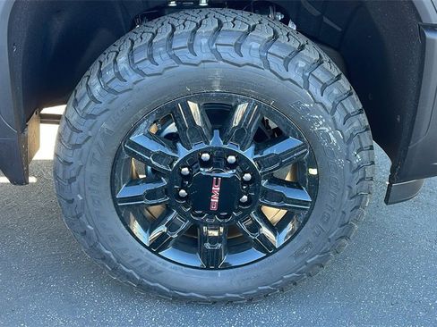 New 2026 GMC Sierra 3500 AT4 w/ AT4 Premium Plus Package image 9