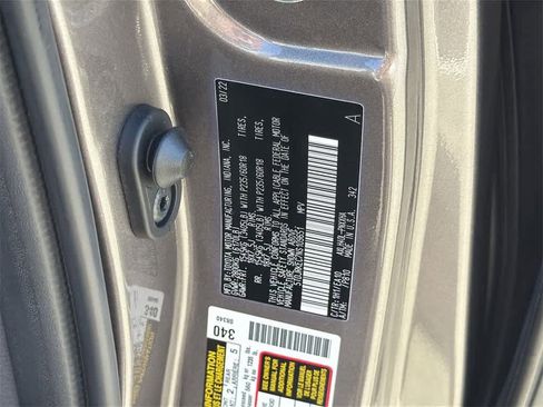 Used 2022 Toyota Sienna XLE w/ XLE Plus Package image 10