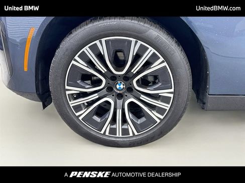 Used 2025 BMW X3 xDrive30i w/ Premium Package AWD/4WD image 2