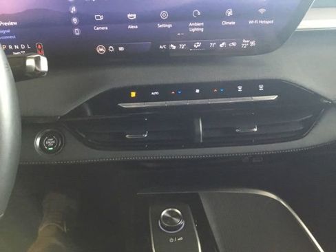 Used 2025 Buick Enclave Preferred image 15