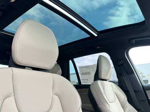 New 2026 Volvo XC90 B6 Plus w/ Protection Package Premier image 19