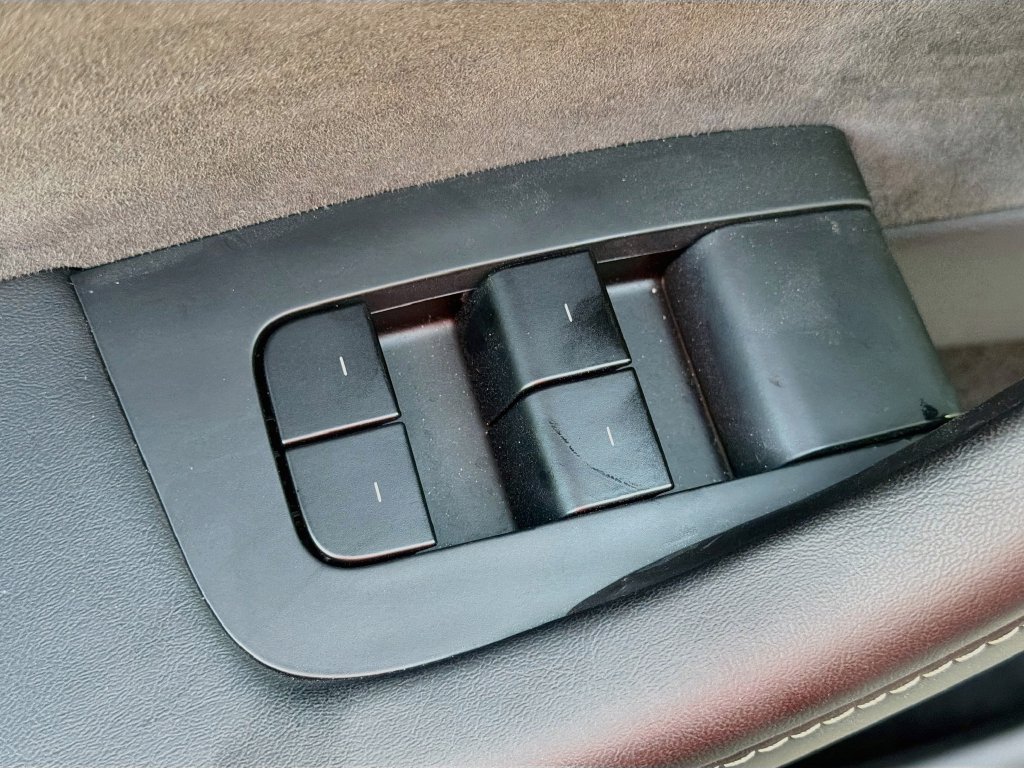 Used 2025 Tesla Model Y Long Range RWD image 18