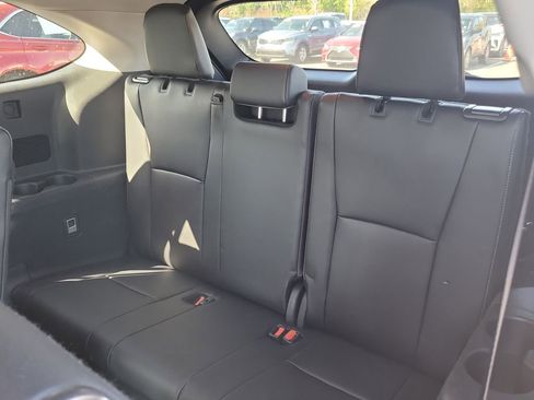 Used 2024 Toyota Highlander Limited image 13