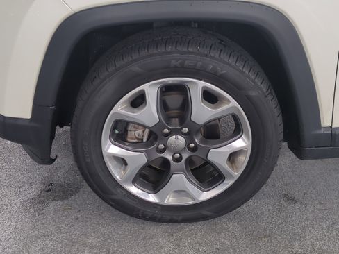 Certified 2018 Jeep Compass Limited w/ Navigation Group image 11