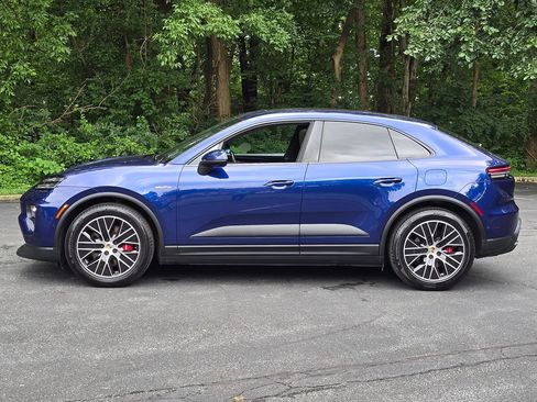 Used 2025 Porsche Macan 4S Electric w/ Premium Package AWD/4WD image 3