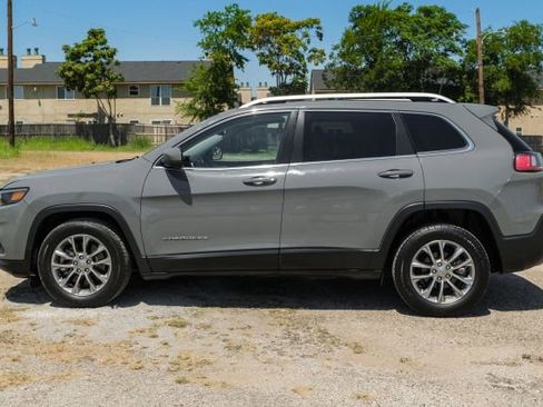 Used 2021 Jeep Cherokee Latitude Lux w/ Sun & Sound Group image 11
