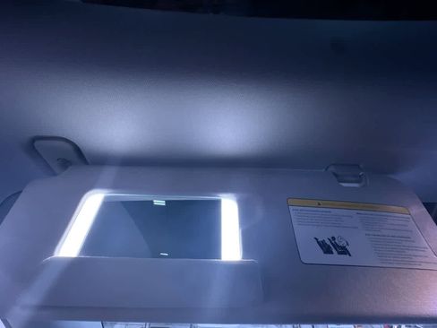 Used 2024 Tesla Model Y Long Range image 31