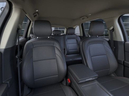 New 2026 Lincoln Nautilus Premier image 10