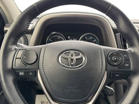 Used 2016 Toyota RAV4 Limited image 19