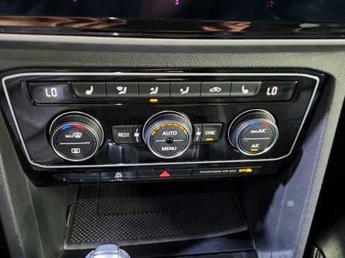 Used 2022 Volkswagen Atlas SEL image 19