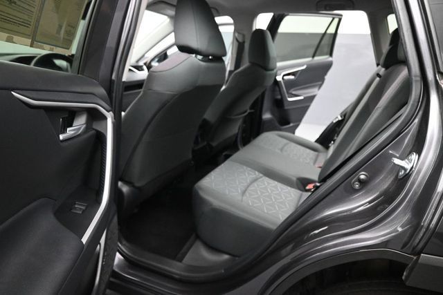 Used 2024 Toyota RAV4 XLE FWD image 18