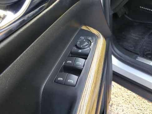 Used 2017 GMC Acadia Denali w/ Technology Package FWD image 17