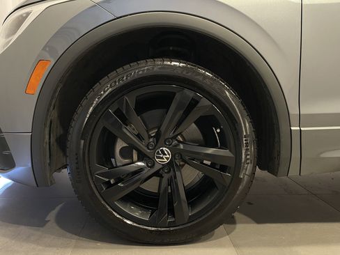 Used 2023 Volkswagen Tiguan SE R-Line AWD/4WD image 7
