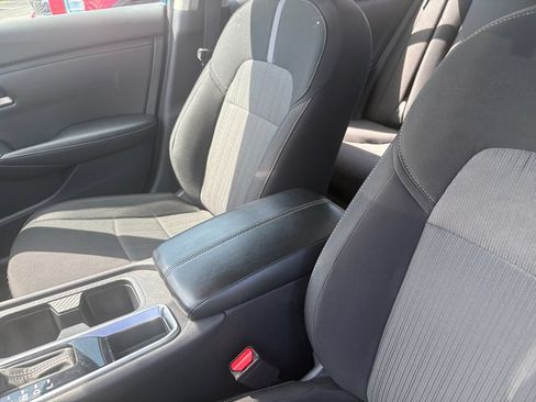 Used 2024 Nissan Sentra SV FWD image 29
