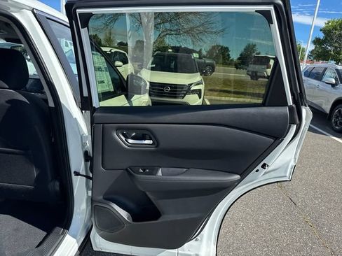 Certified 2025 Nissan Rogue SV AWD/4WD image 26