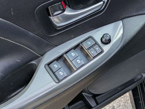 Used 2017 Toyota Sienna SE FWD image 11
