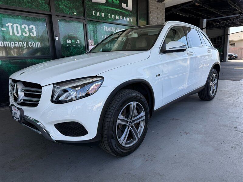 Used 2019 Mercedes-Benz GLC 350e 4MATIC image 1